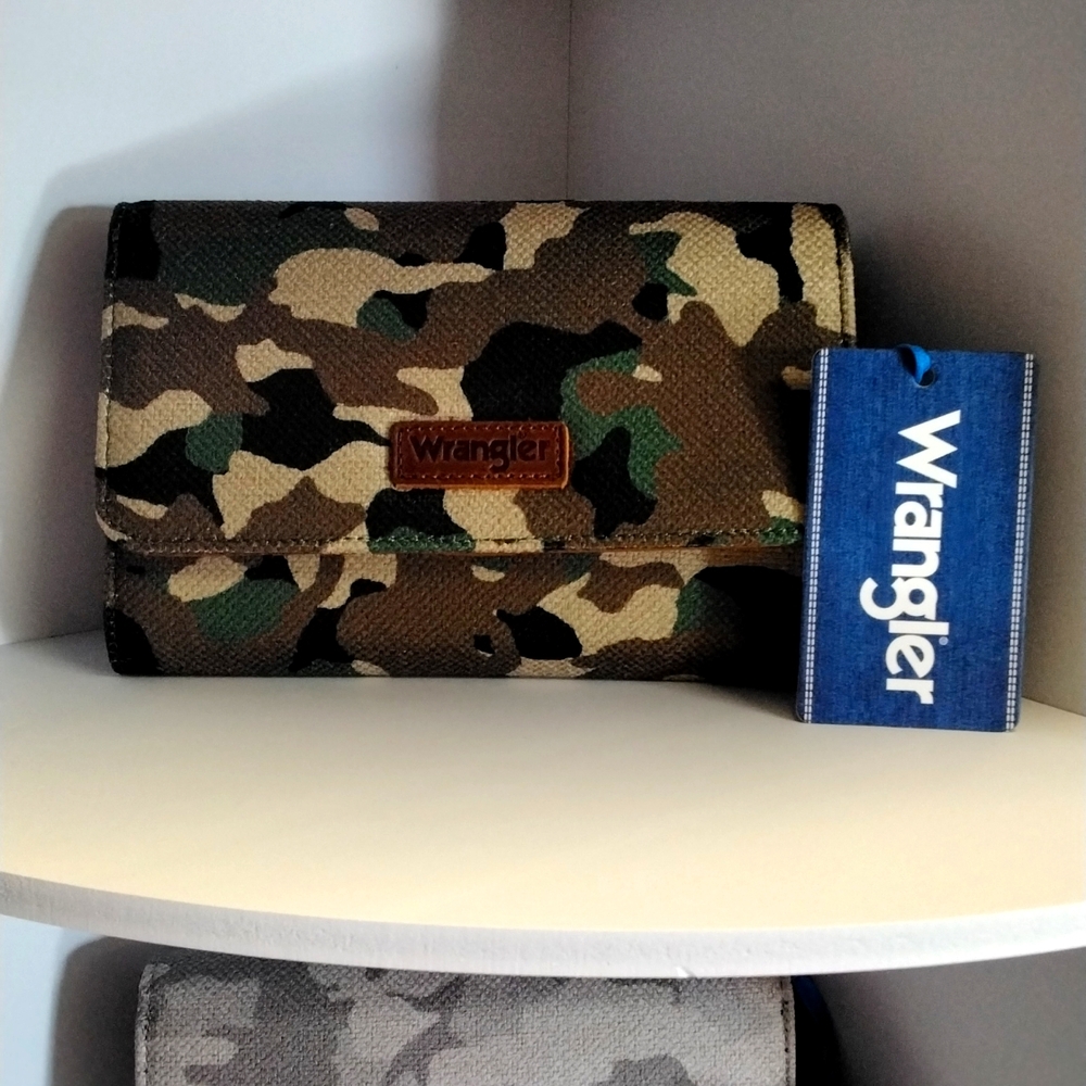 Wrangler Camo Print Canvas Clutch/Crossbody - Green